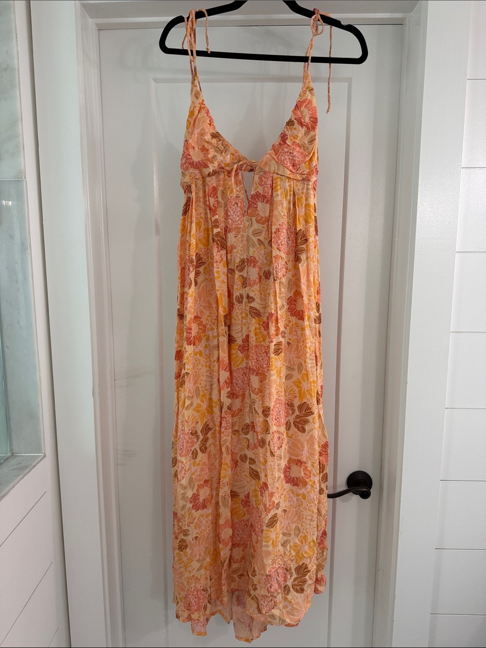 Goldi Floral Tie-Shoulder Maxi Dress in Peach and Coral
